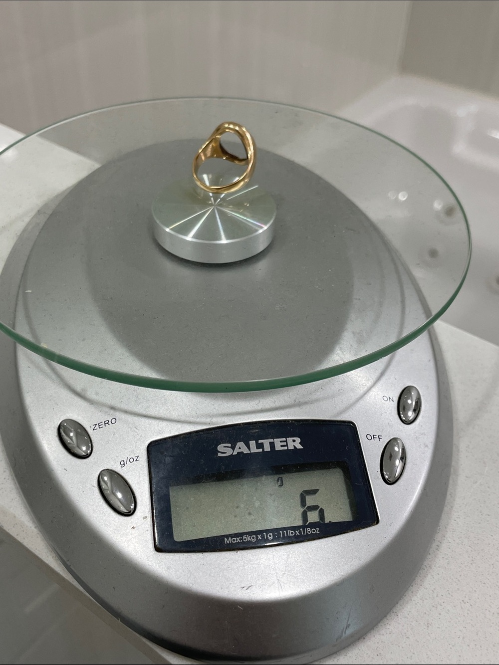 9k yellow gold signet ring size 7.5 around 6 grams